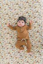 Load image into Gallery viewer, Harvest Floral Muslin Crib Sheet
