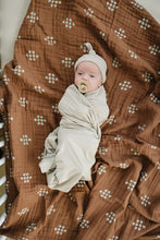 Load image into Gallery viewer, Oatmeal Bamboo Newborn Knot Hat
