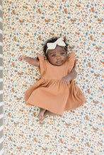 Load image into Gallery viewer, Harvest Floral Muslin Crib Sheet

