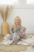 Load image into Gallery viewer, Dainty Meadow Bamboo Cozy Set
