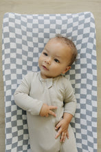 Load image into Gallery viewer, Oatmeal Bamboo Footed Zipper
