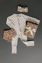 Load image into Gallery viewer, Taupe Checkered Bamboo Zipper
