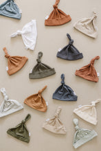 Load image into Gallery viewer, Charcoal Organic Ribbed Newborn Knot Hat
