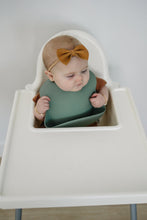 Load image into Gallery viewer, Silicone bibs
