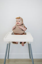 Load image into Gallery viewer, Silicone bibs

